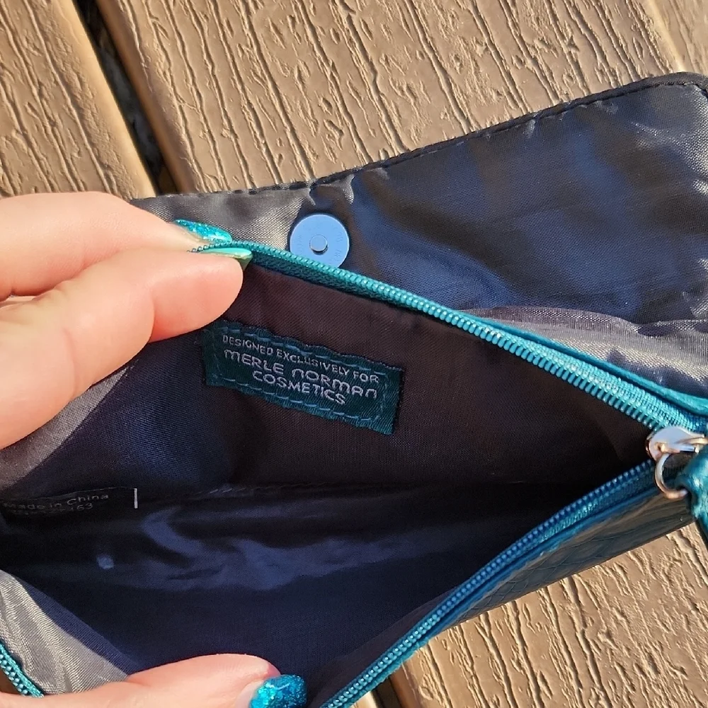 Luxurious Blue Snakeskin Clutch‎